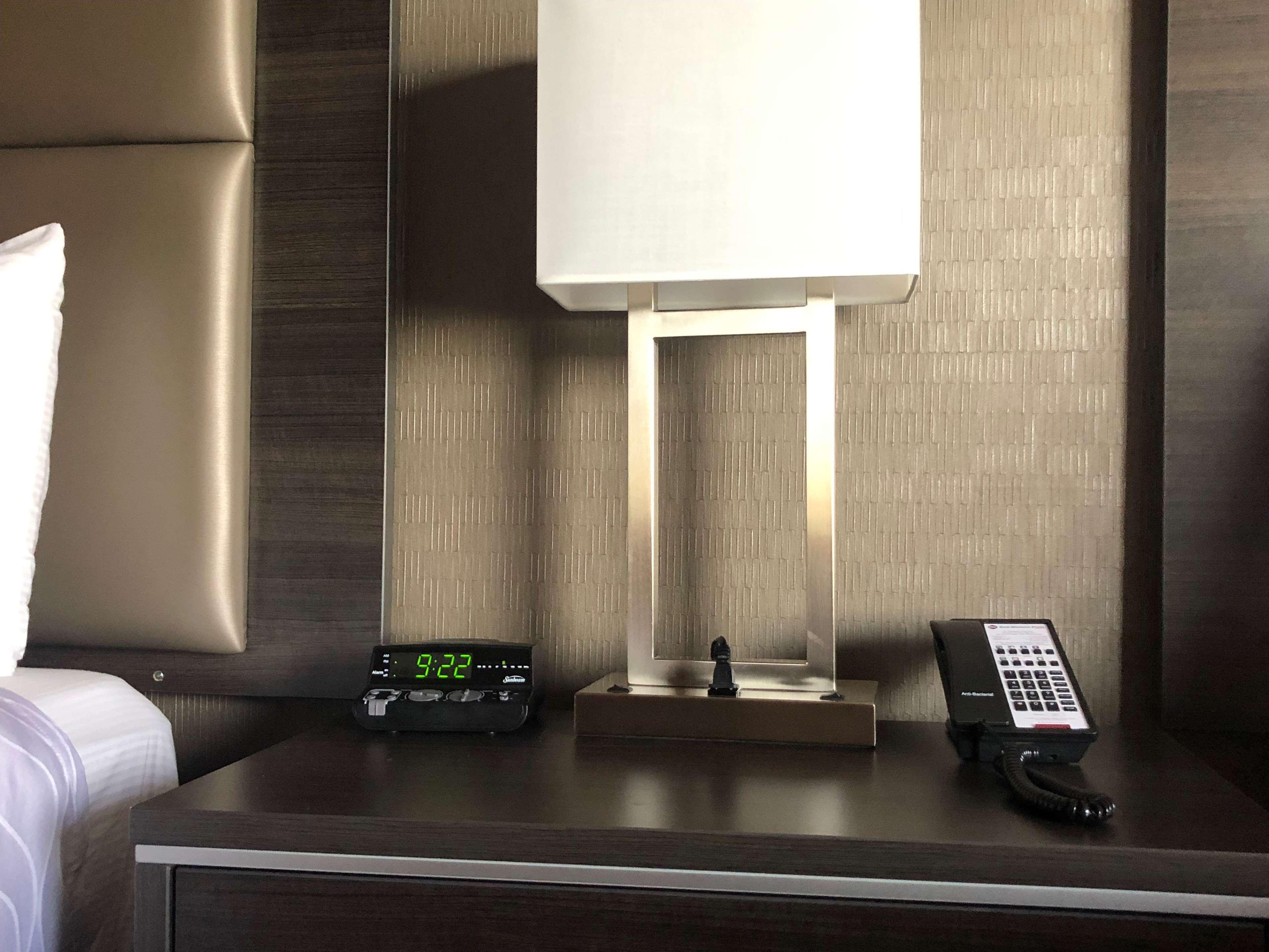 Best Western Plus Waterfront Hotel Windsor Eksteriør billede